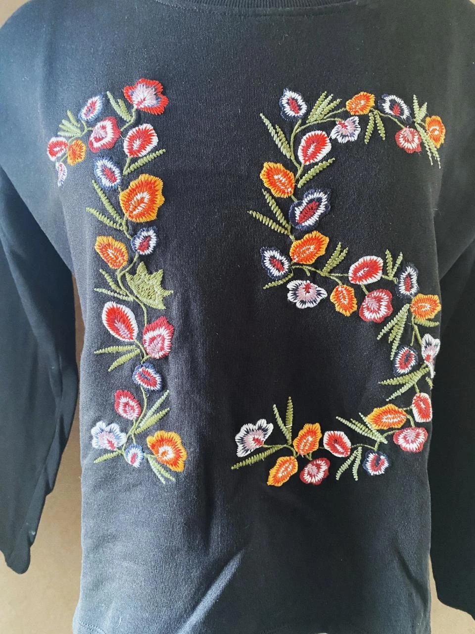 Light Sweat Only Size 36 Black Embroidered Flowers – 100% Cotton, Bohemian Chic Style – photo 2